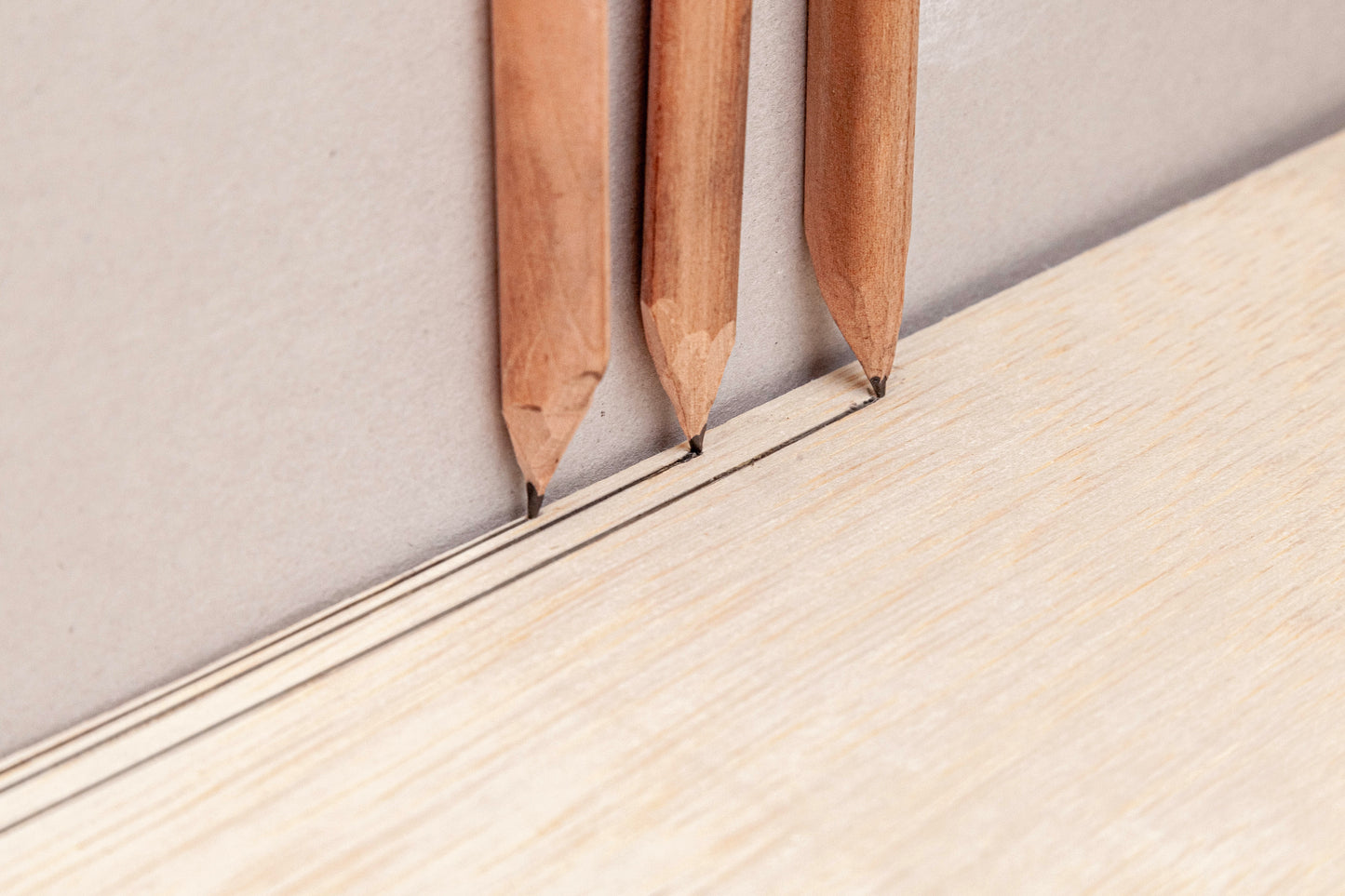 1 Case Retail Boxes Multi Set: 3 Graphite 3 Red